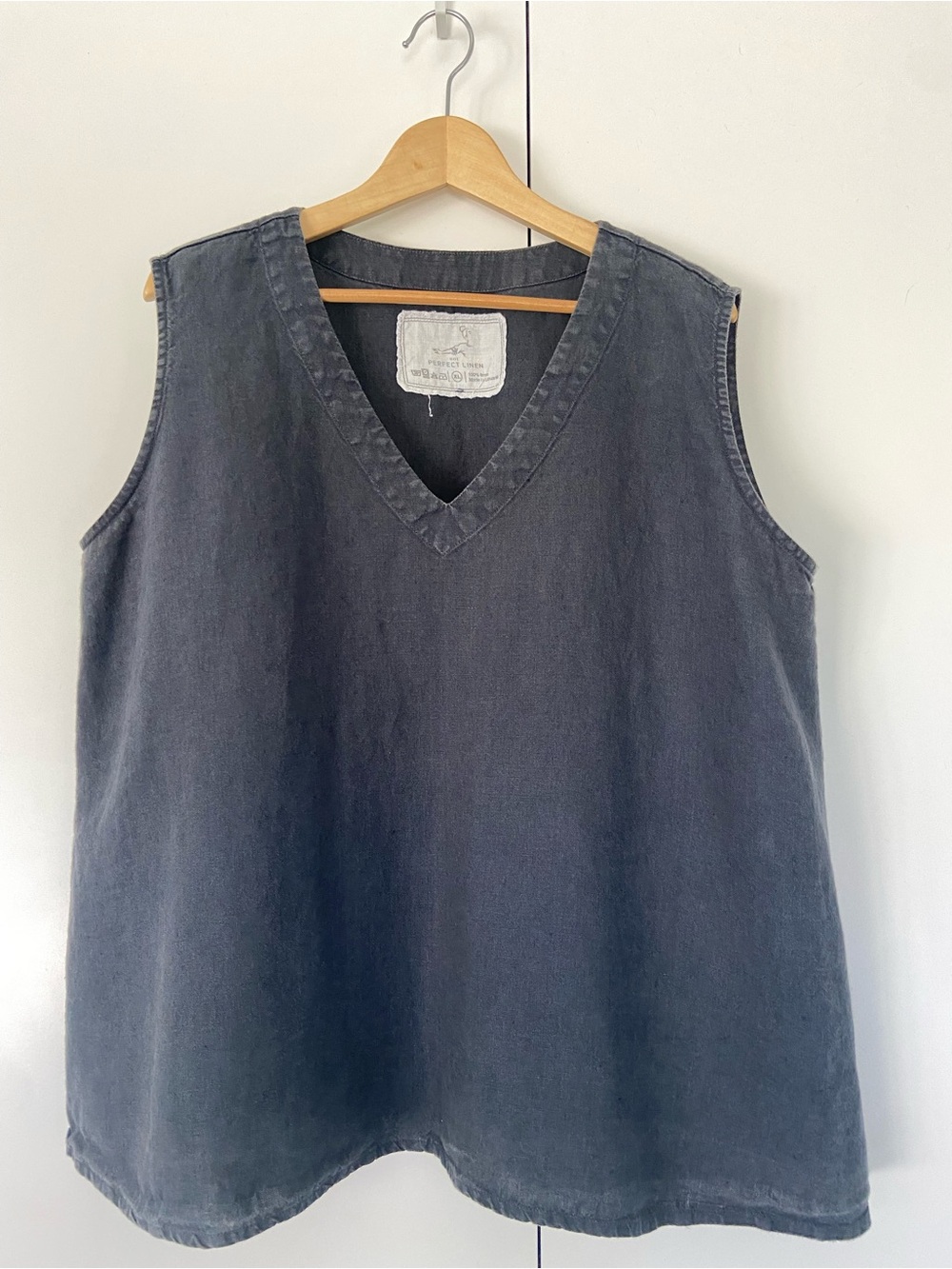 NOT PERFECT LINEN 100% Linen Sleeveless V-Neck Top Xl Navy Relaxed Fit EUC